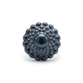 Girándola Azul Nacarado — vista frontal del anillo sobre superficie clara, detalle del acabado nacarado uniforme en azul oscuro